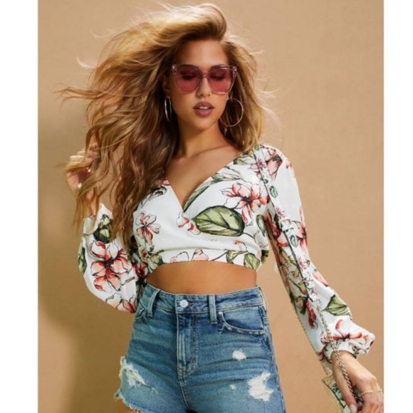 (NEW) GUESS White Floral Long Sleeve Crop Top - Picture 4 of 7